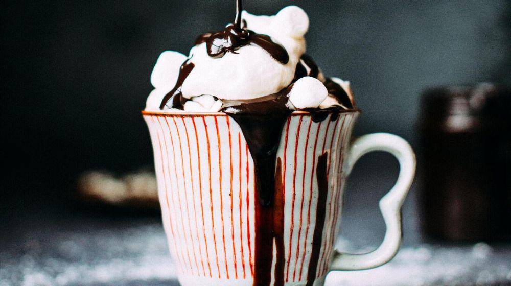 ilustrasi olahan dessert dari es krim (unsplash.com/Food Photographer | Jennifer Pallian)