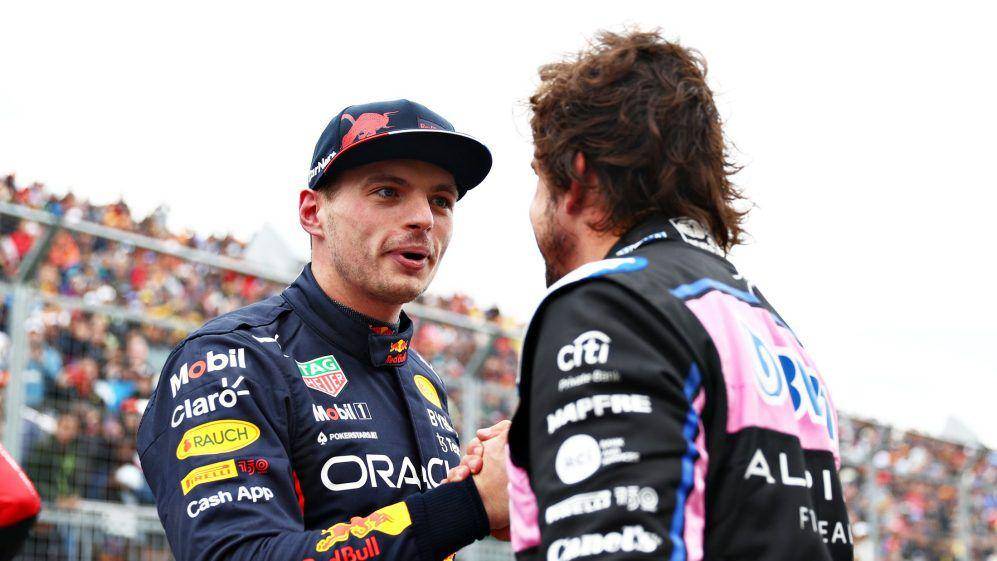 Max Verstappen dan Fernando Alonso (formula1.com)