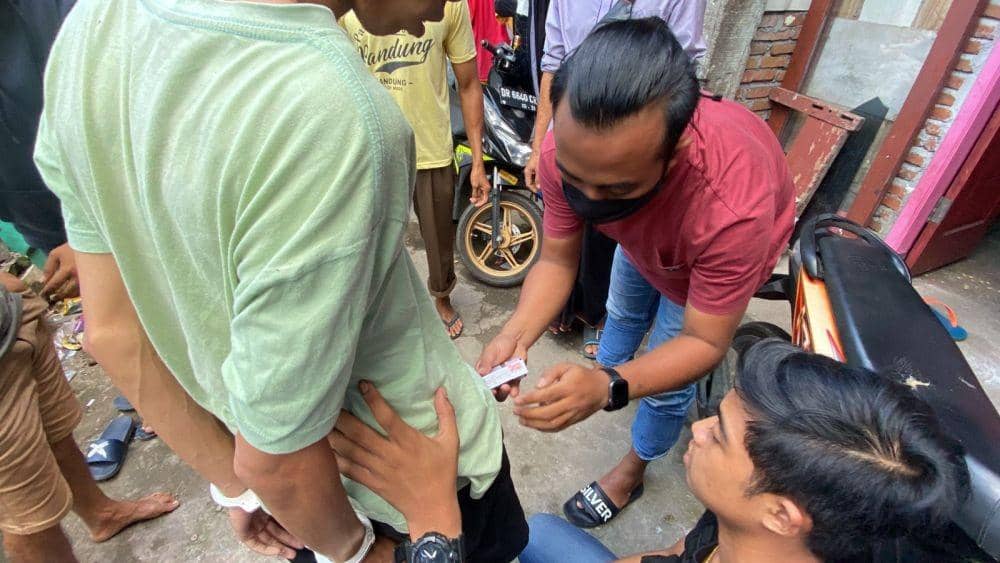 Seorang Anak dan Ayahnya Kompak Jualan Sabu di Mataram