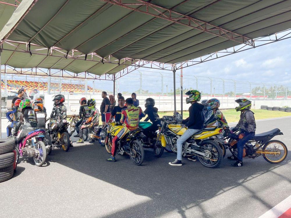 2.200 Penonton Padati Kejurnas Drag Bike di Sirkuit Mandalika