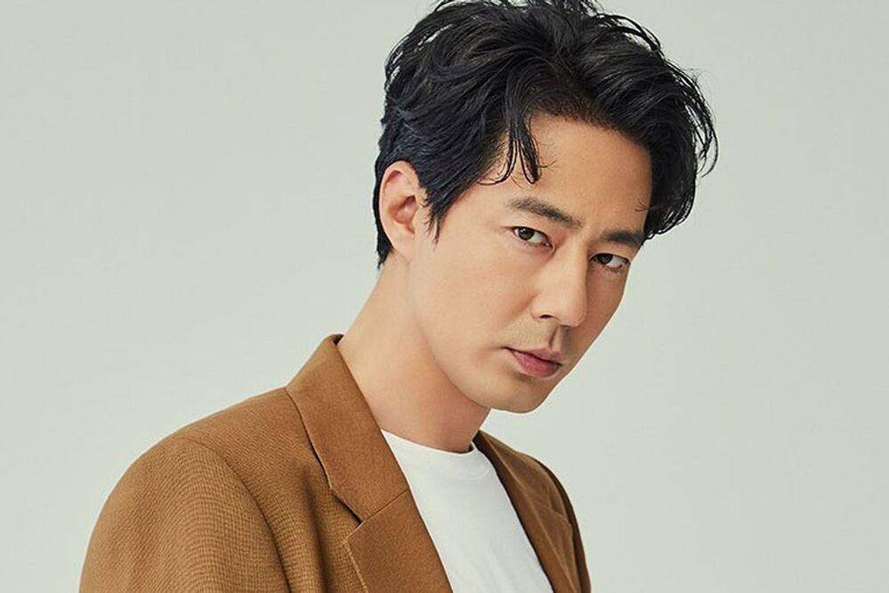 Jo In Sung (instagram.com/iokcompany)