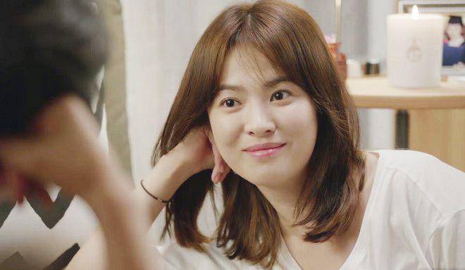 Kang Mo Yeon di drama Descendants of The Sun (aminoapps.com)