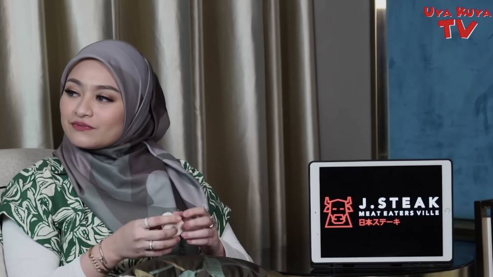 curhatan Natalie Holscher soal Putri Delina (YouTube.com/Uya Kuya TV)
