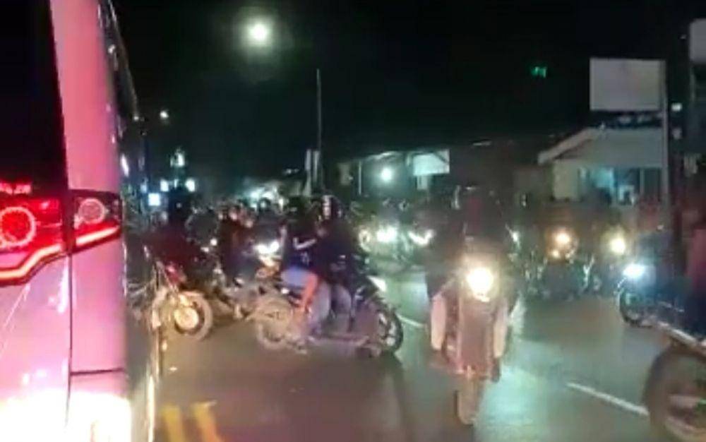 Pengantar jenazah bentrok dengan warga di Sudiang Raya, Makassar. Istimewa