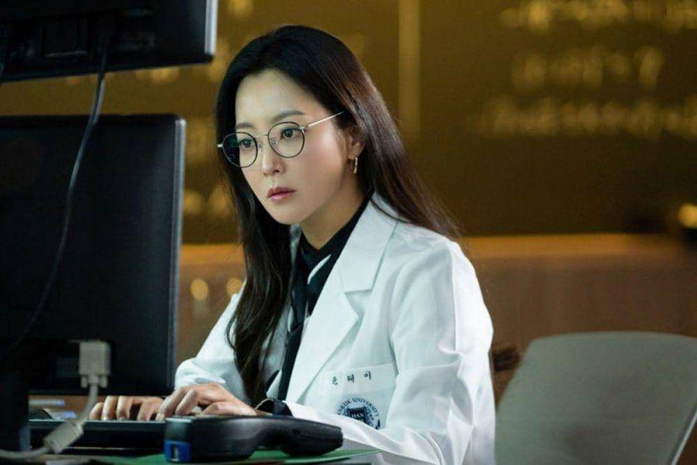 Yoon Tae Yi di drama Alice (starbiz.net)