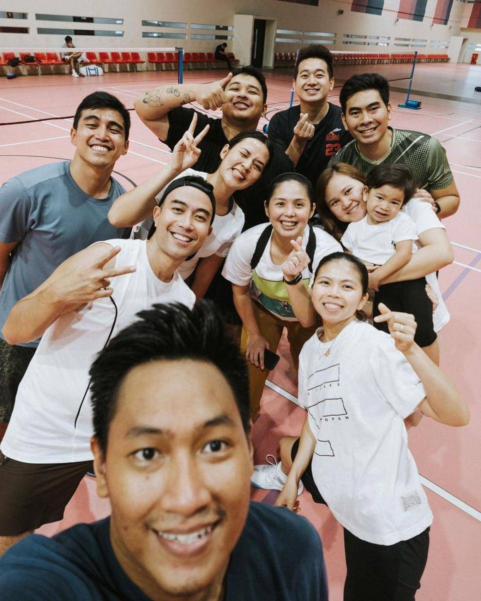 potret Vidi Aldiano dan Raisa latihan badminton bareng (instagram.com/vidialdiano)