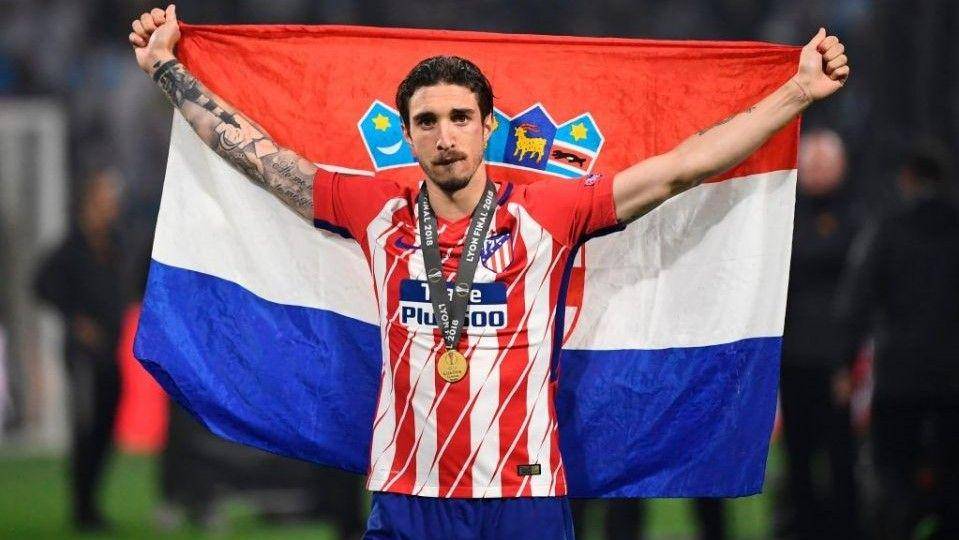Sime Vrsaljko dan medali juara Liga Europa (sempreinter.com)