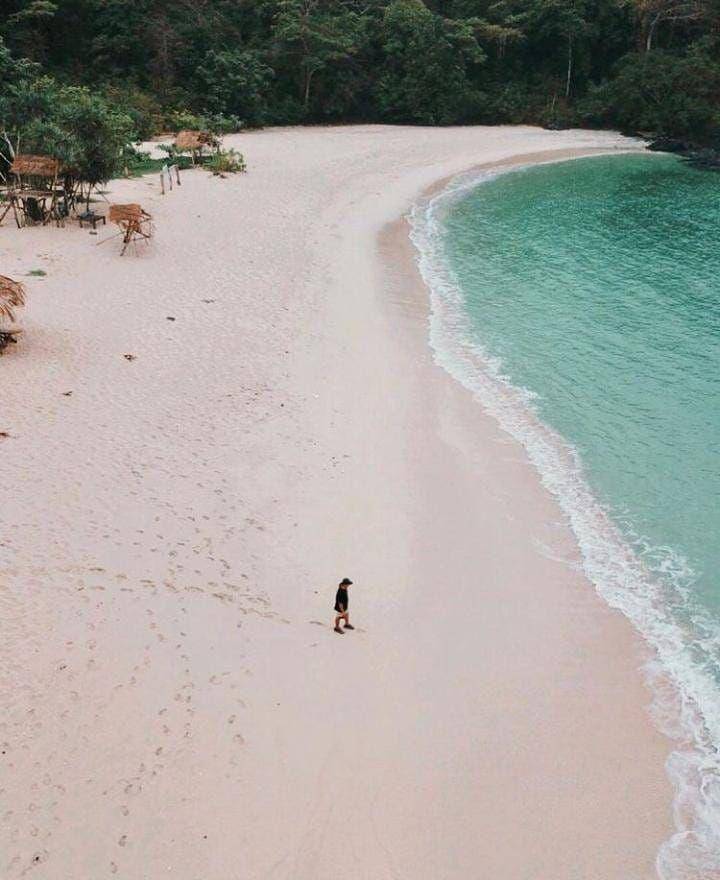 potret Pantai Wedi Ireng (instagram.com/Onesouthpulaumerah)