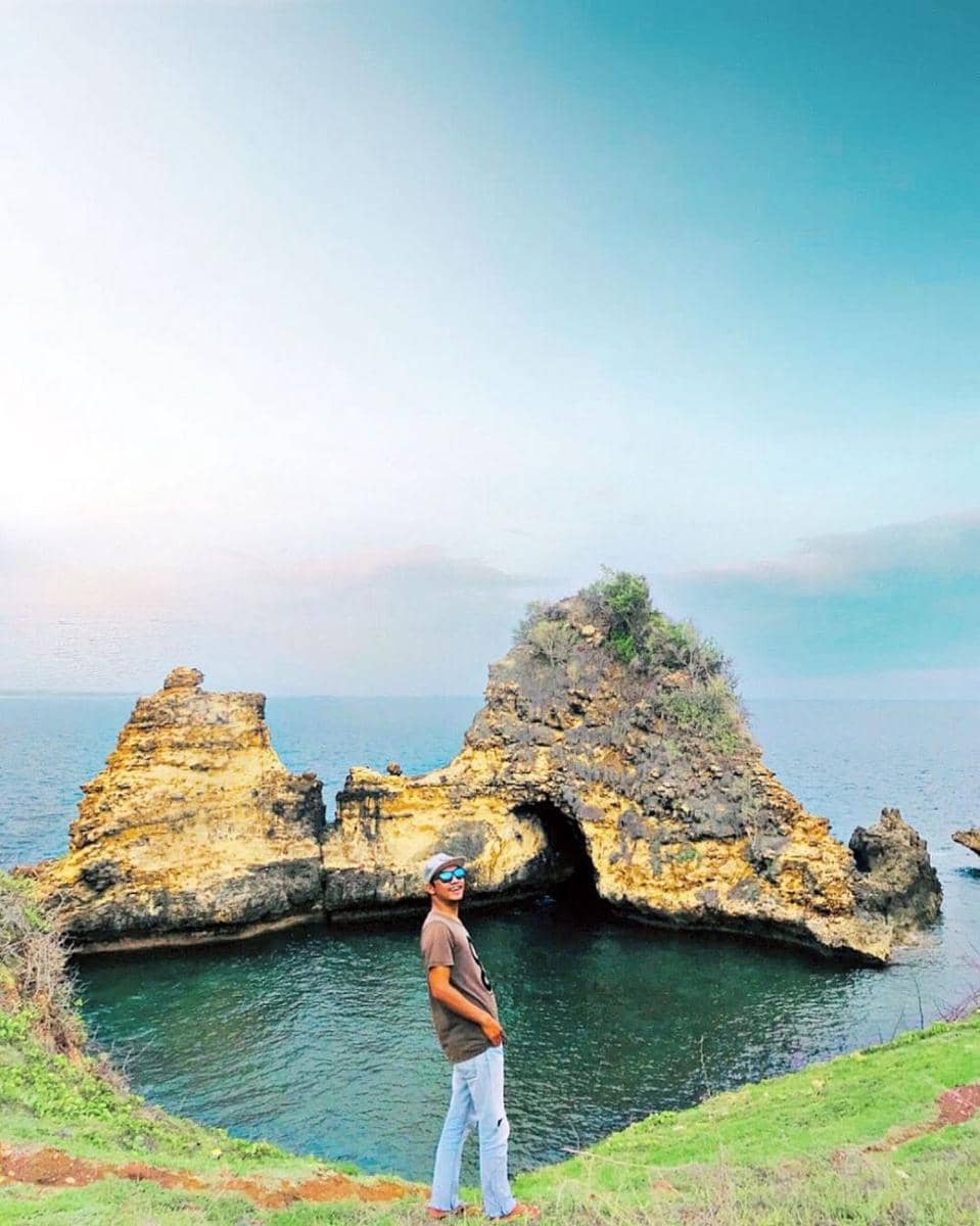 Pantai Sari Gaong (instagram.com/lomboktravelio)