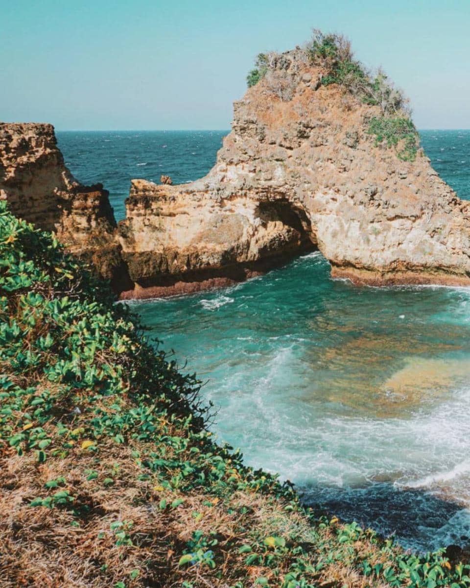 Pantai Sari Gaong (instagram.com/travelerbaperrrrrrrrr)