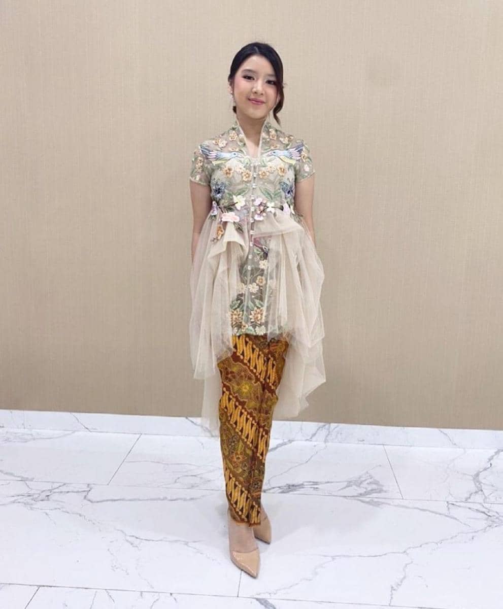 Kebaya Tiara Andini. (instagram.com/suryaabduh)