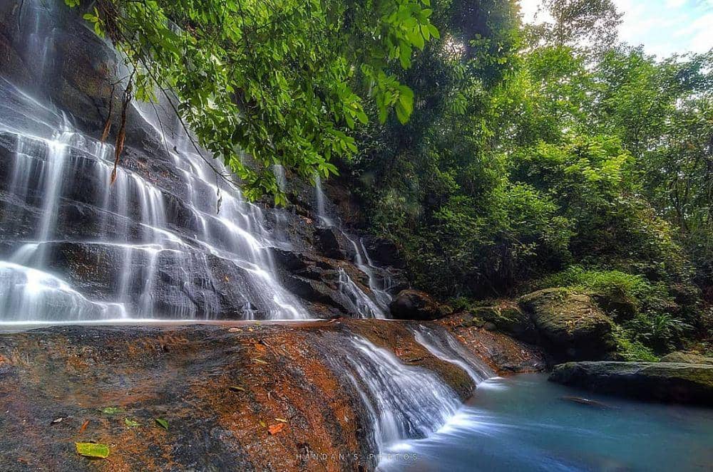 10 Potret Memesona Curug Country Bogor, Sajikan Lanskap Alam yang Asri