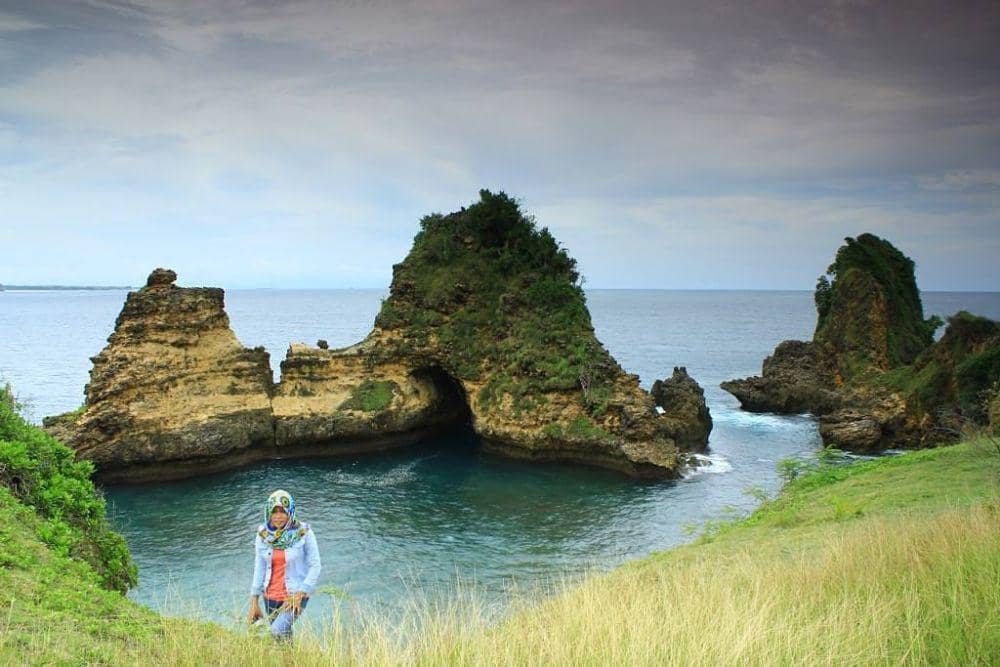 10 Potret Pantai Sari Goang Lombok, Suasana Eksotisnya Bikin Betah!
