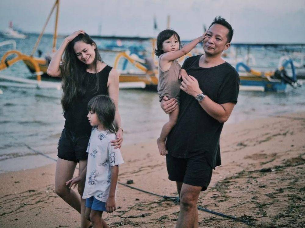 keluarga Ringgo dan Sabai (instagram.com/ringgoagus)