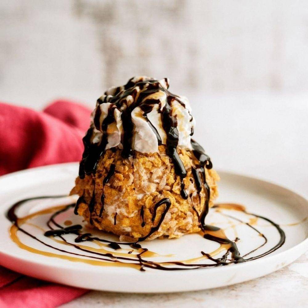 ilustrasi fried ice cream (instagram.com/sixsistersstuff)