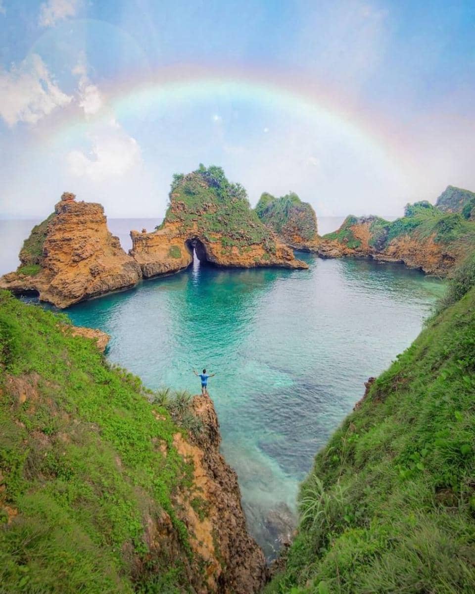 Pantai Sari Gaong (instagram.com/lalu_puri_)