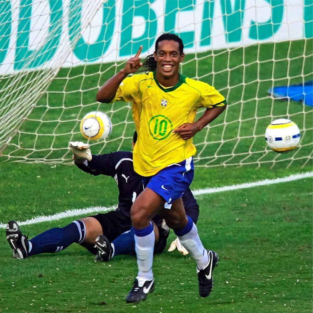 Bakal Melatih Ronaldinho, RD Berikan Kebebasan Penuh
