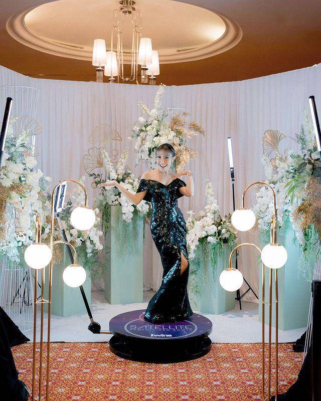 Potret Ayu Dewi di wedding anniversary (instagram.com/mrsayudewi)