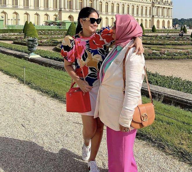 Liburan Titi Kamal dan ibunda (instagram.com/titi_kamall)