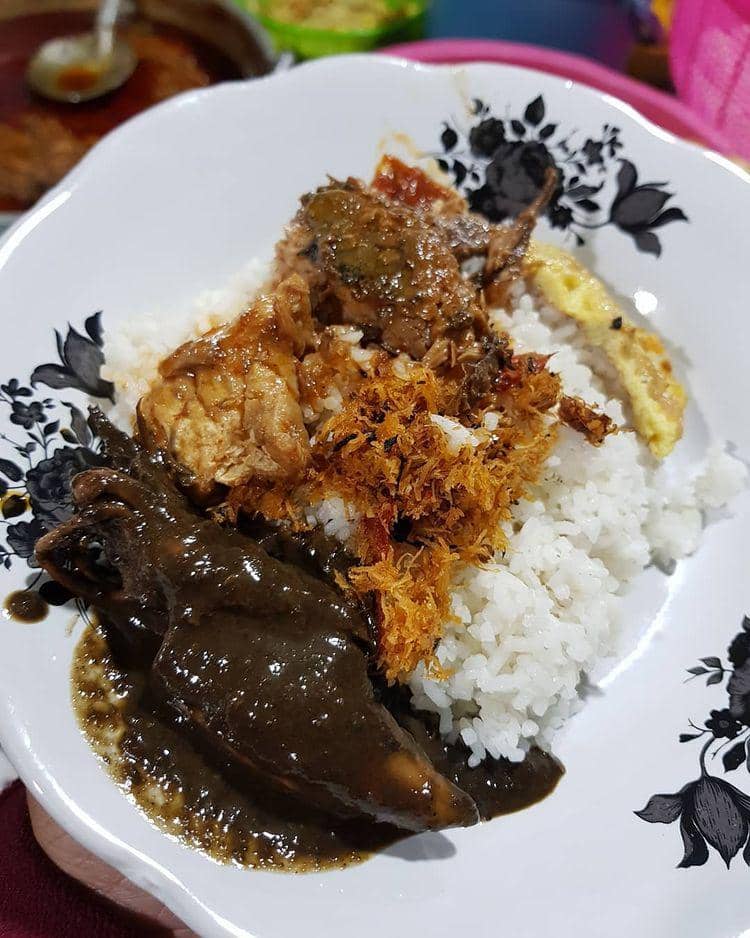 nasi kobel (instagram.com/jalan2koe)
