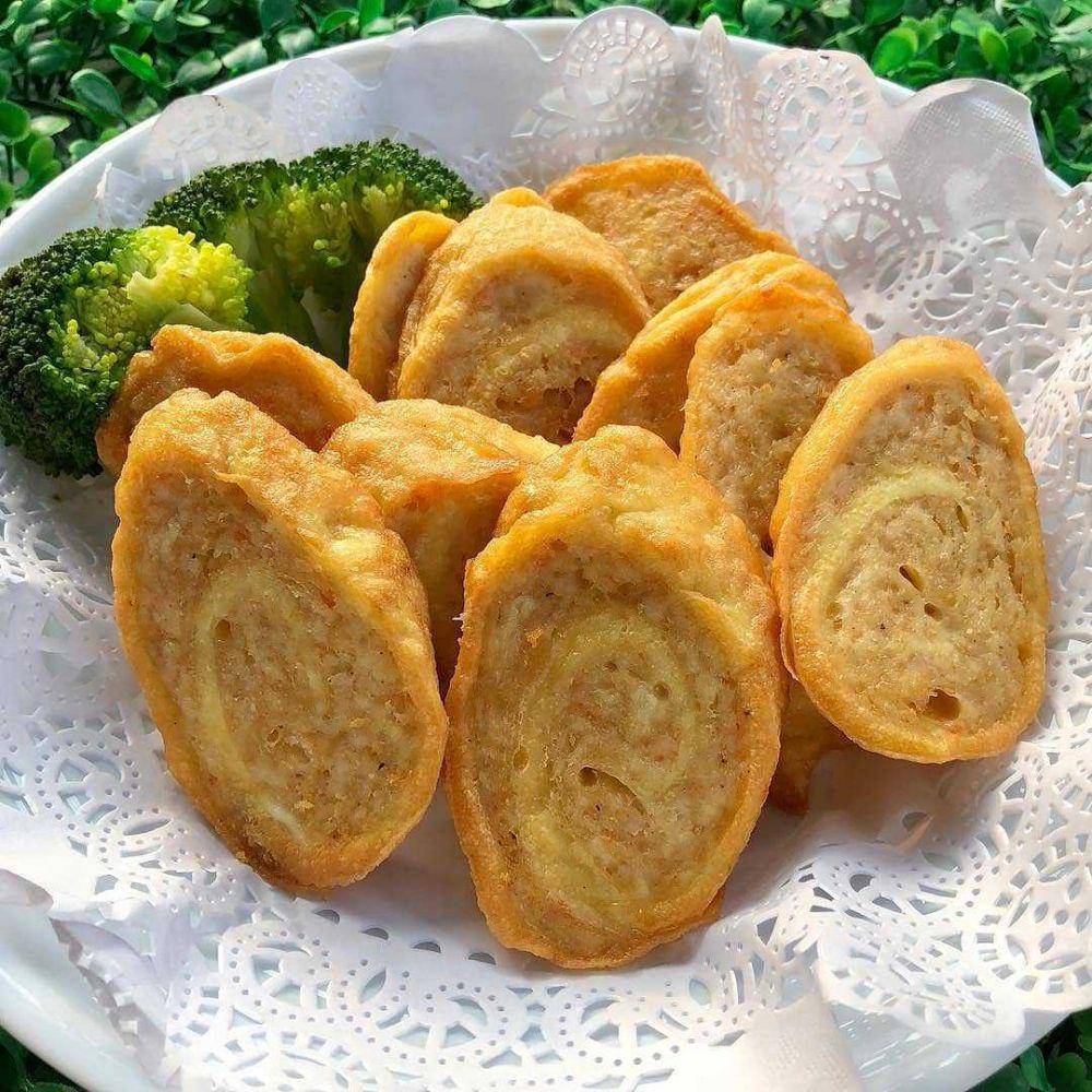 Egg chicken roll (instagram.com/tjiakitchen)