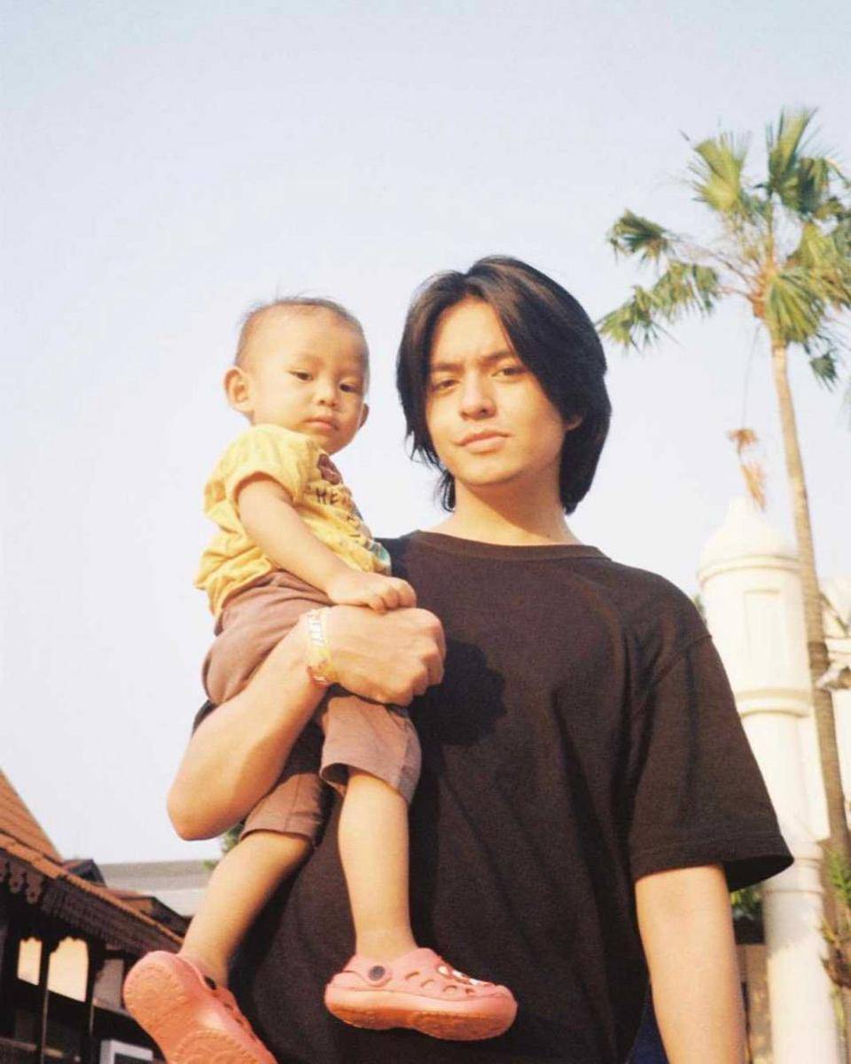 Angga & keponakan (instagram.com/anggayunandareal16)