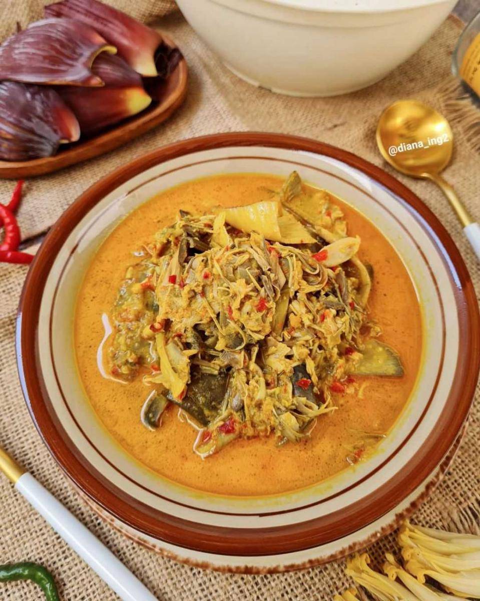 Gulai Jantung Pisang (instagram.com/diana_ing2)