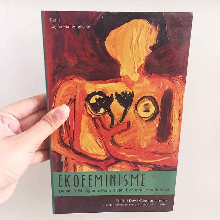 Buku Ekofeminisme Dewi Candraningrum (instagram.com/tokoami)