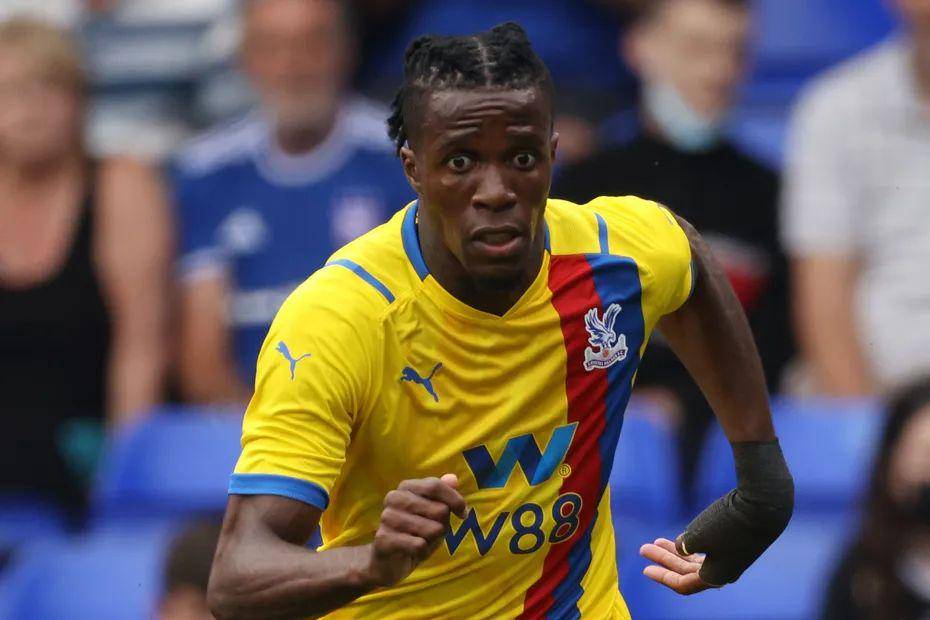 potret Wilfried Zaha (premierleague.com)