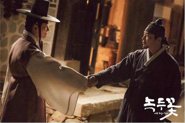 5 Pasang Artis Ini Memiliki Ayah yang Sama di Drama Korea