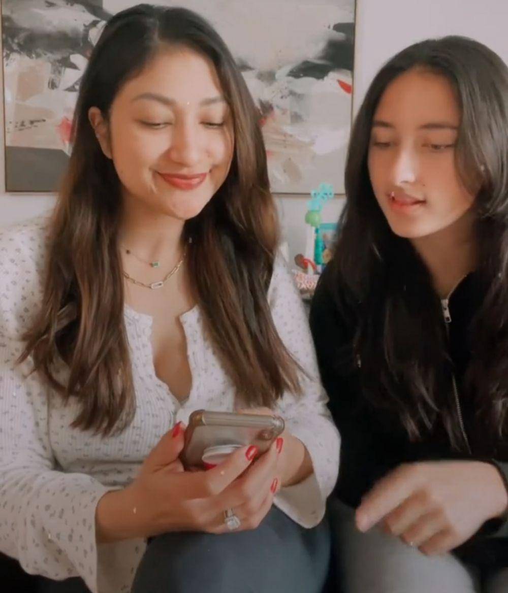 Rahma Azhari dan putrinya (instagram.com/raazharita)