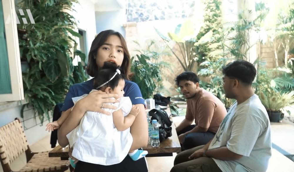 momen Ameena diasuh Thariq dan Fuji di rumah Krisdayanti (youtube.com/attahalilintar)