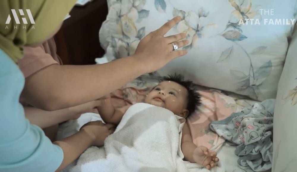 momen Ameena diasuh Thariq dan Fuji di rumah Krisdayanti (youtube.com/attahalilintar)