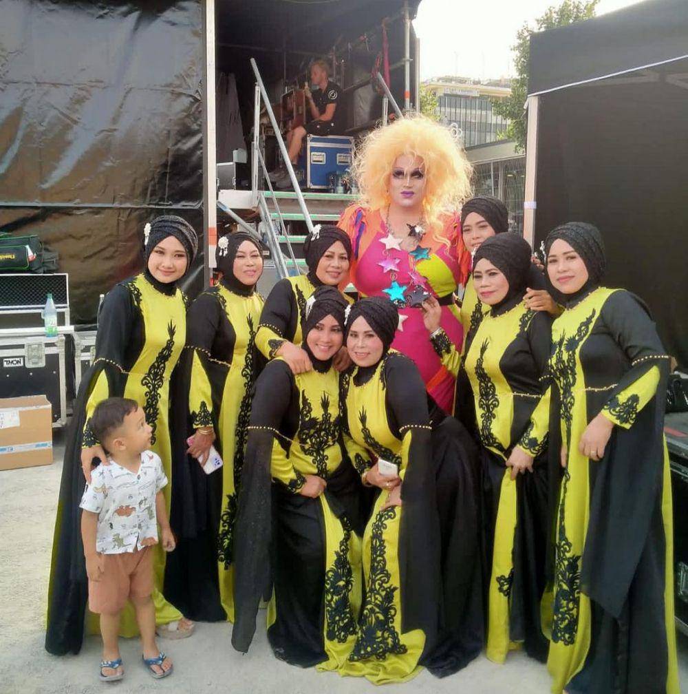Nazla Zain bersama personel Nasida Ria (instagram.com/nazla_zain)