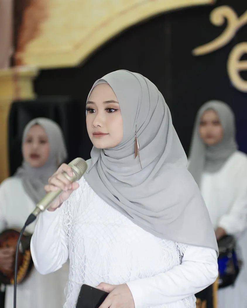 Nazla Zain tampil di panggung (instagram.com/nazla_zain)