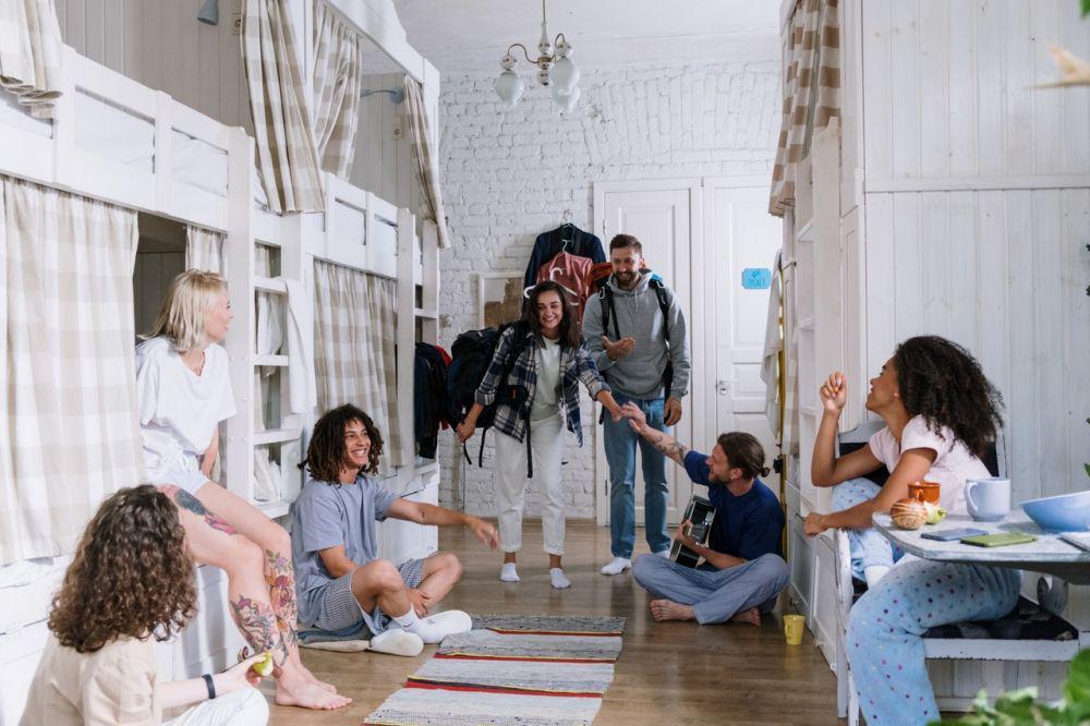 5 Tips Menginap di Hostel Tipe Dormitory biar Aman dan Nyaman