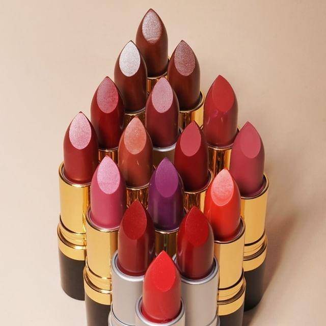 Revlon (instagram.com/revlonid)