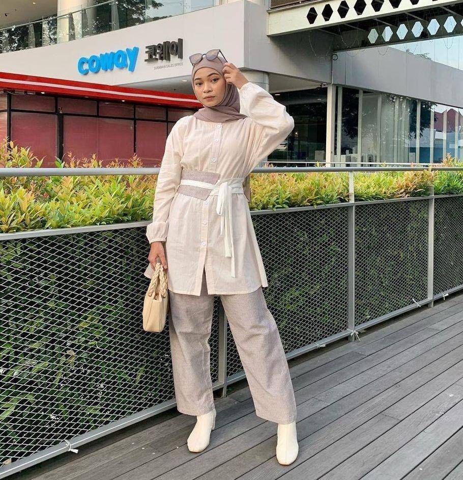 ootd hijab muted color (instagram.com/astridalfinn)