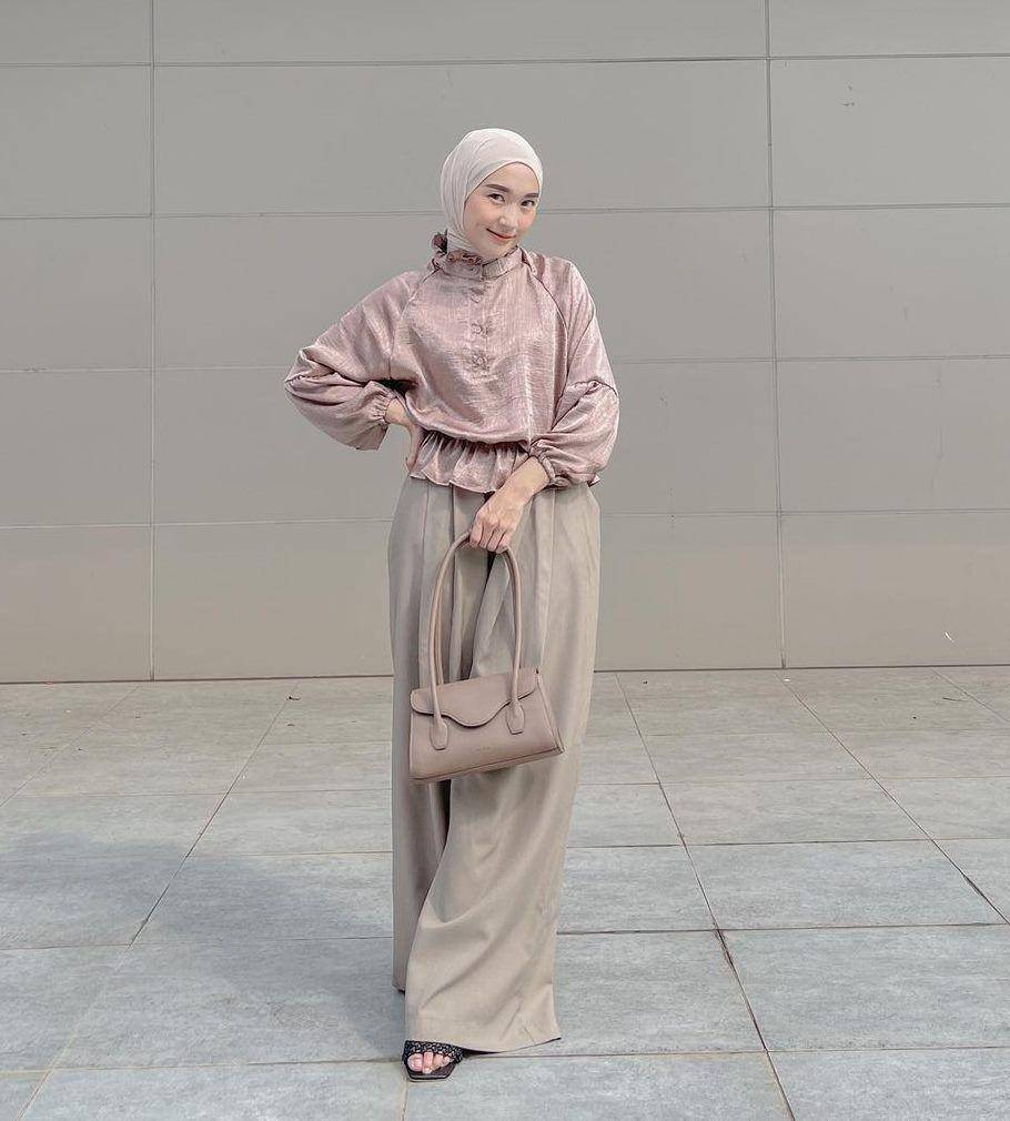 ootd silk hijab (instagram.com/denisarani)