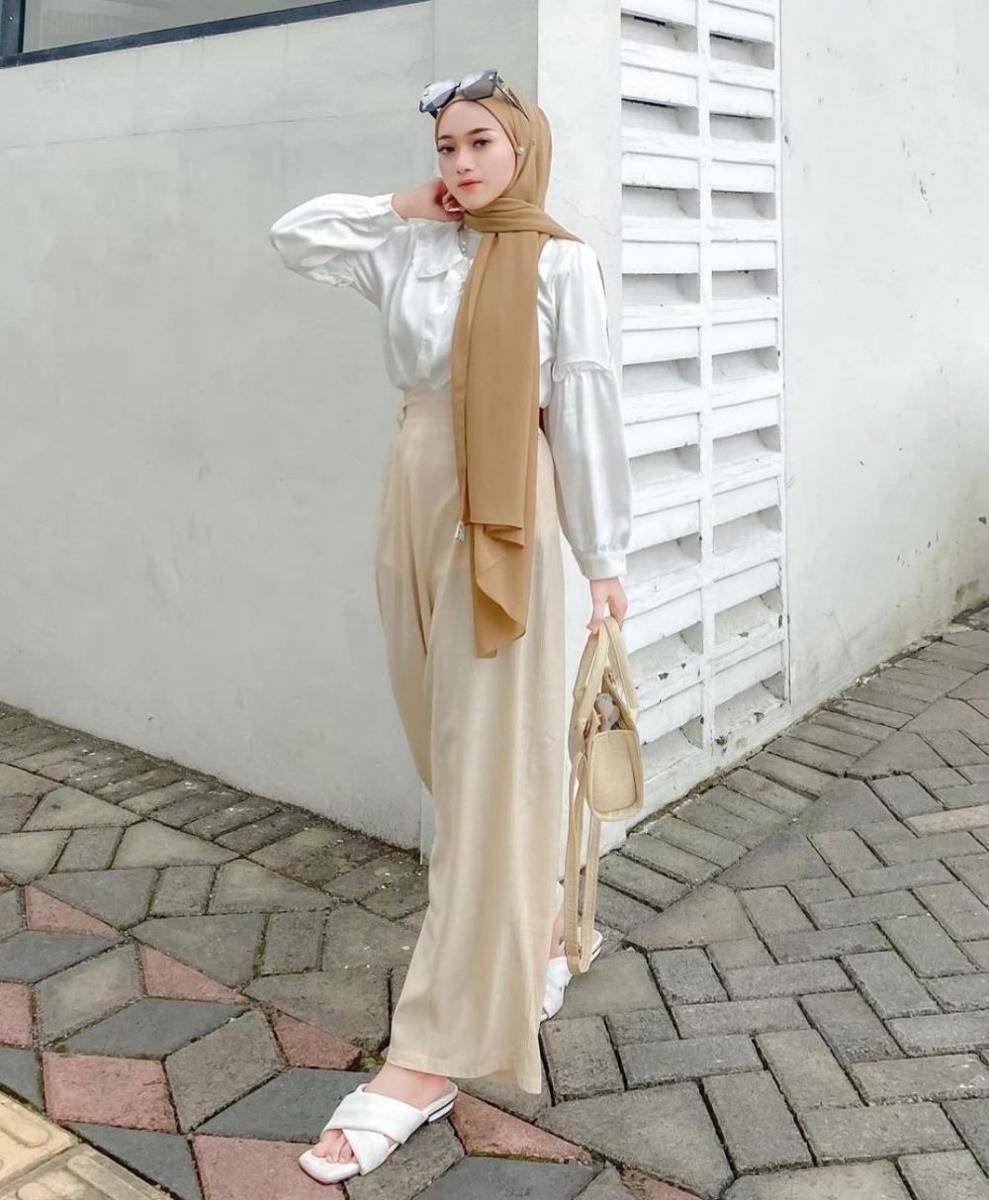 inspirasi outfit silk hijab (instagram.com/hanifadl_)