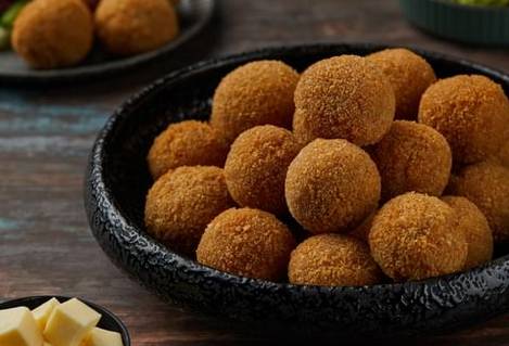 ilustrasi parmesan cheese potato balls (instagram.com/the__jolly__belly)