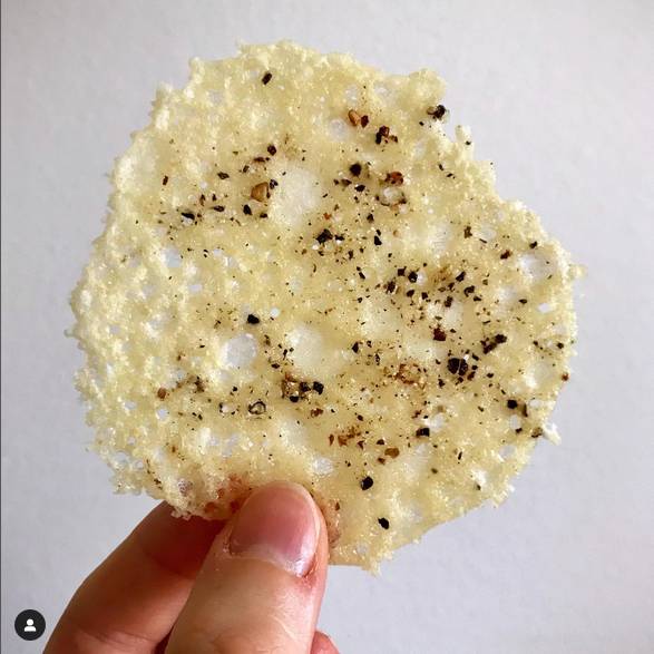 ilustrasi parmesan crisps (instagram.com/jackie_cooks_food)