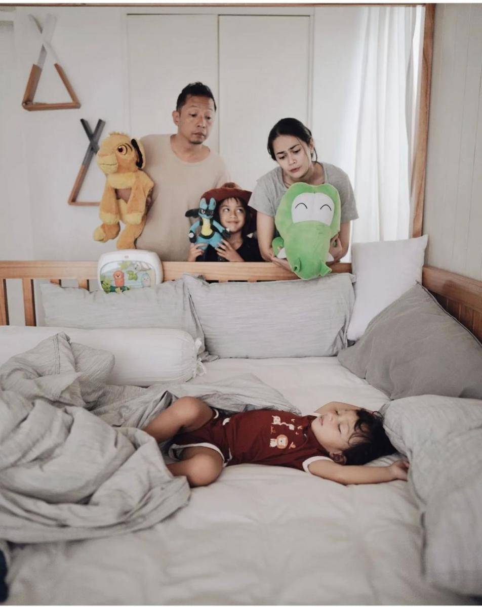 keluarga Ringgo dan Sabai (instagram.com/ringgoagus)