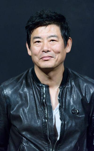 Sung Dong Il (dok. Asianwiki)