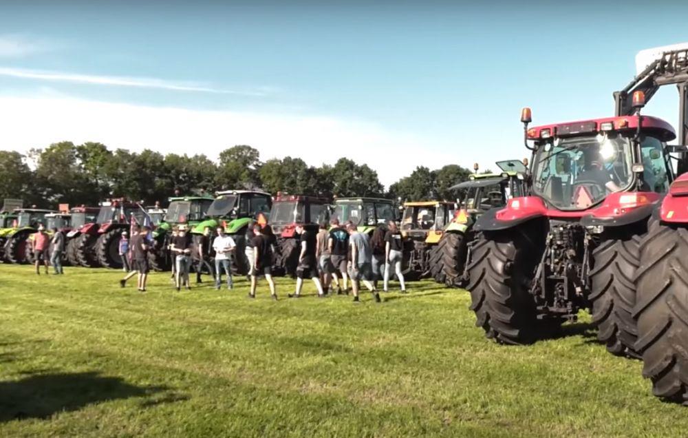 Petani Belanda Blokir Supermarket dengan Traktor dan Jerami, Kenapa?
