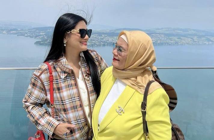 Titi Kamal dan ibunda (instagram.com/titi_kamall)