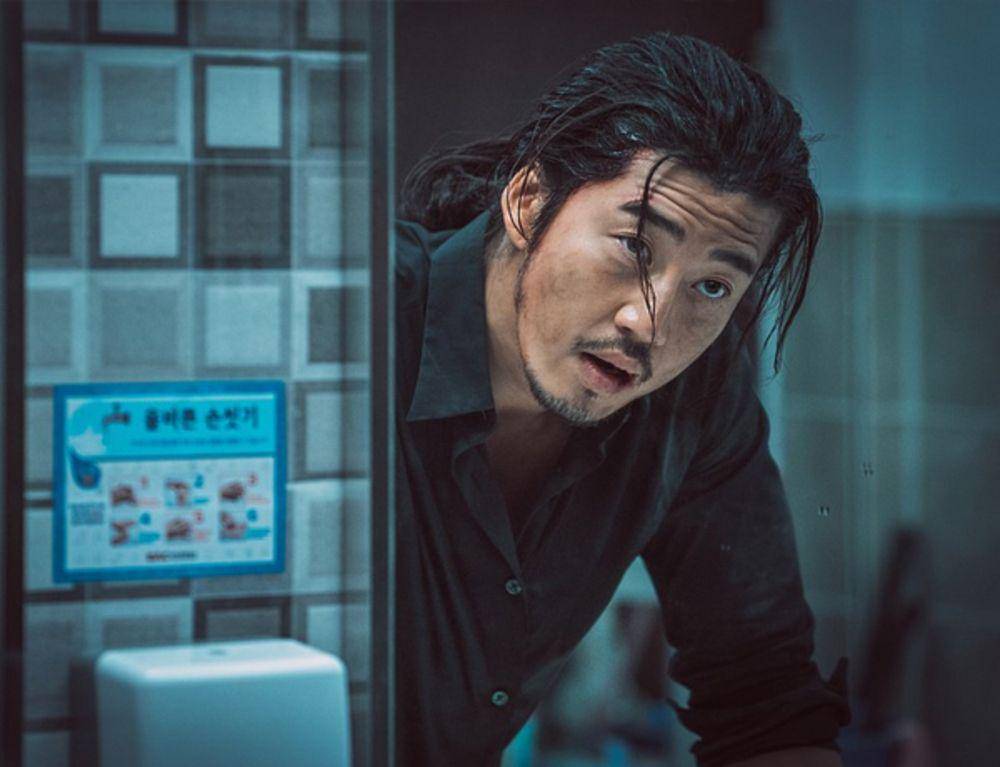 Yoon Kye Sang di The Outlaws (dok. B.A. Entertainment/The Outlaws)
