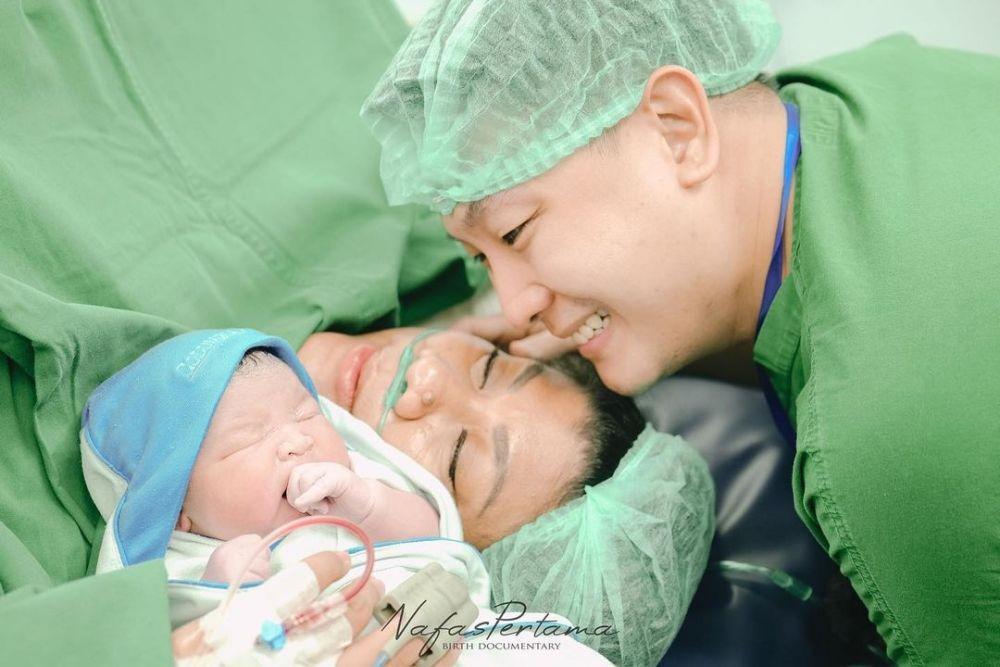 Regina Idol Melahirkan, 10 Potret Haru Jelang Persalinan Pertamanya