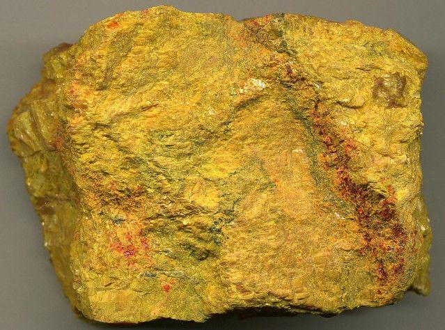 5 Fakta Orpiment, Mineral Indah yang Juga Berbahaya