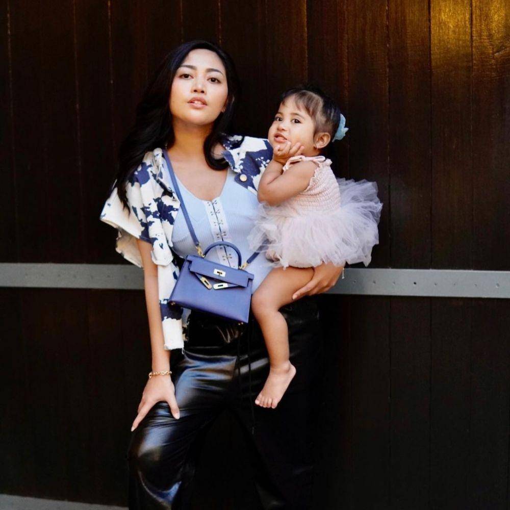 outfit serba biru ala Rachel Vennya (instagram.com/rachelvennya)